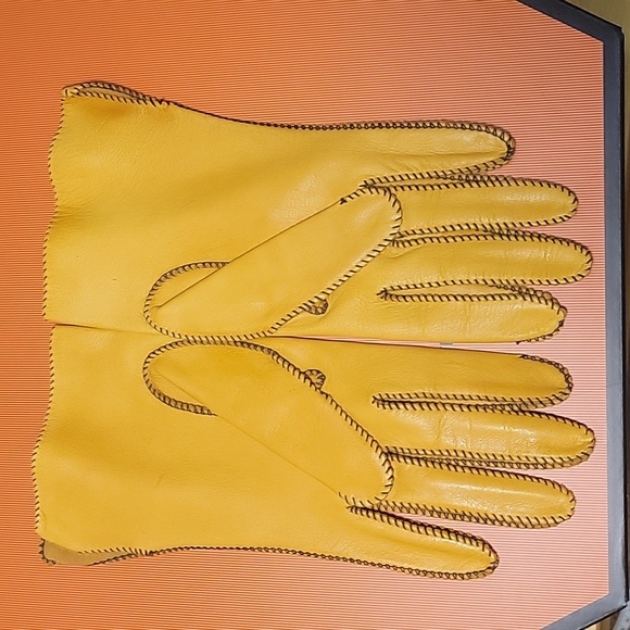 DEERSKIN GLOVES - Picture 2 of 3